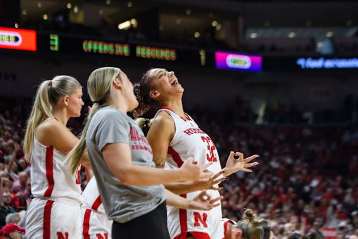 04_Aliison Weidner, Kendall Coley_WBBvsMinnesota0224